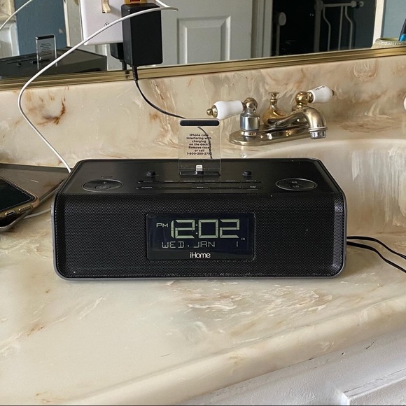 iHome Other Ihome Idl43 Dual Charging Fm Clock Radio With Lightning